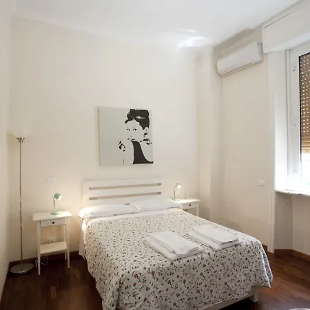 Colosseo Secret Garden - And * רומא