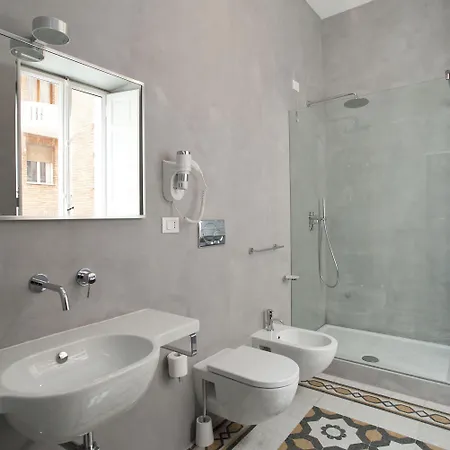 Colosseo Secret Garden - And דירה רומא